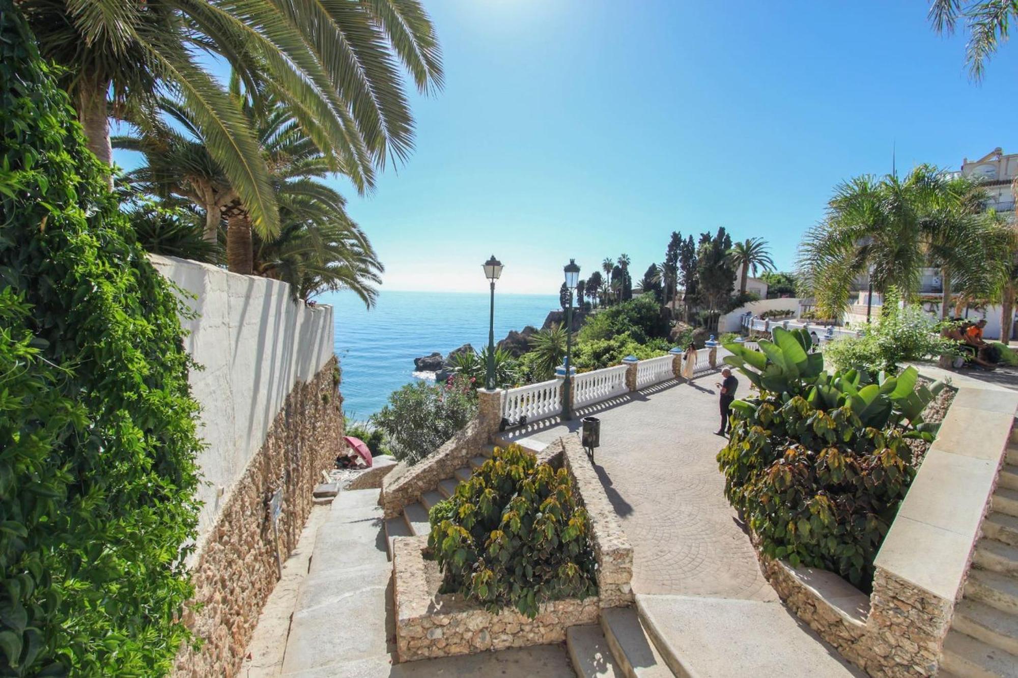 Atico Jimena Granada En El Centro De Nerja Appartement Buitenkant foto